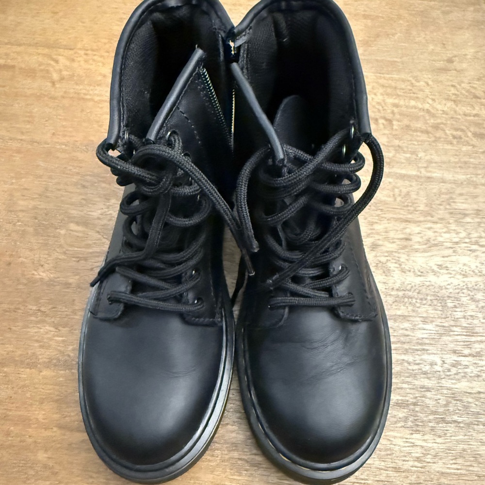 DR. MARTENS JUNIOR 1460 SOFTY T LEATHER LACE UP BOOTS SIZE 2
